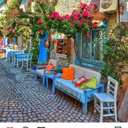 מלון Alacati Frida *