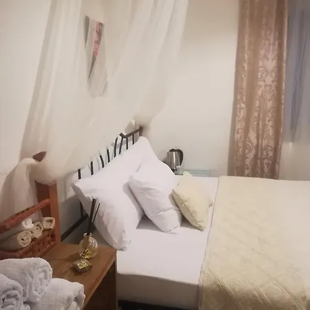 Alacati Frida Otel *